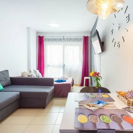 White Rose House Дом отдыха Лас-Пальмас-де-Гран-Канария